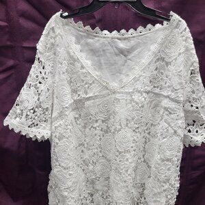 Delicate lined Lace White top 3XL